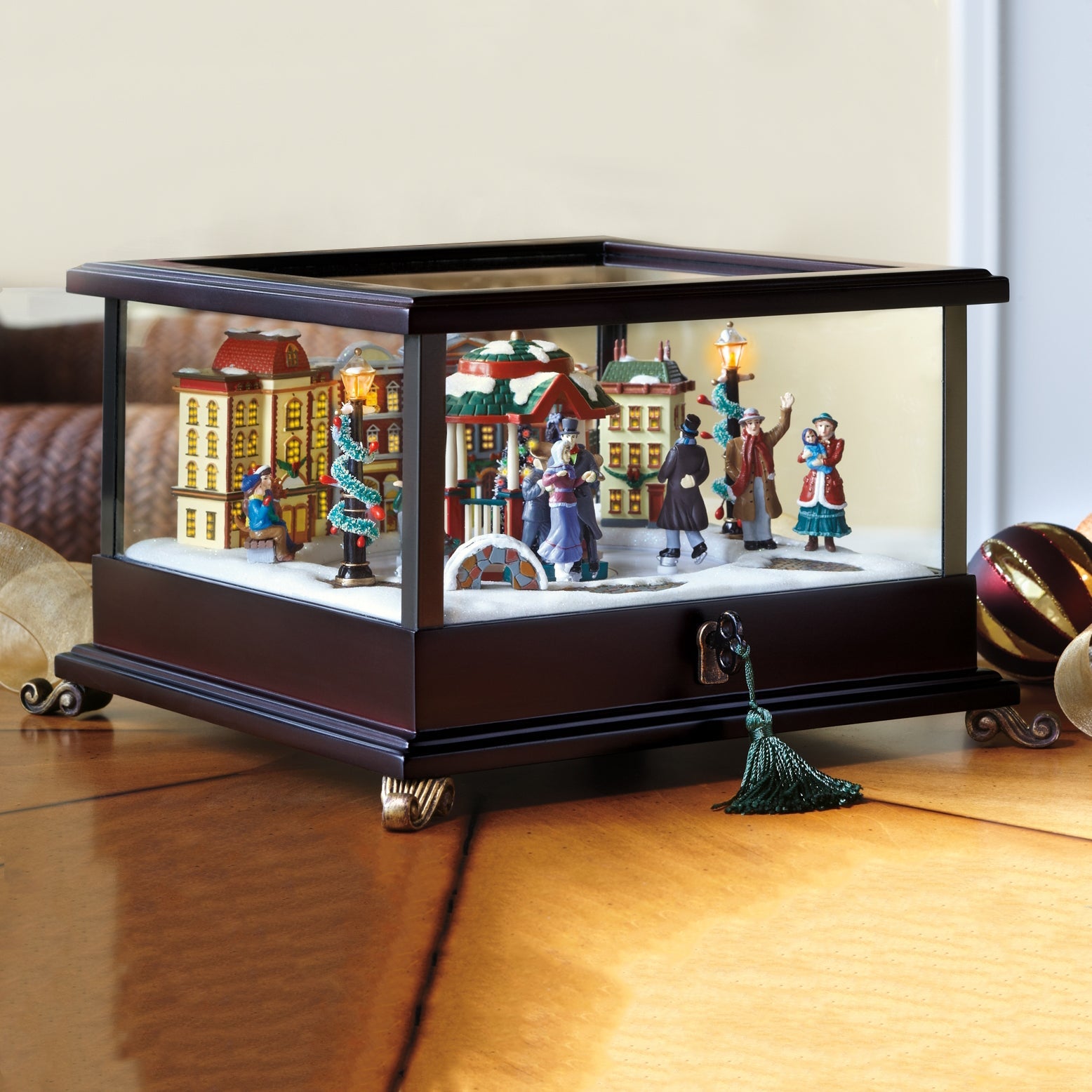 Holiday Music Box - Skaters - Mr. Christmas