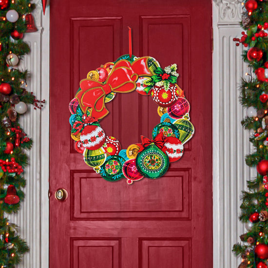 19" Wooden Wreath - Vintage Ornament - Mr. Christmas