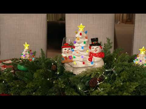 9.25" Santa & Mrs. Claus Nostalgic Ceramic Tree Video