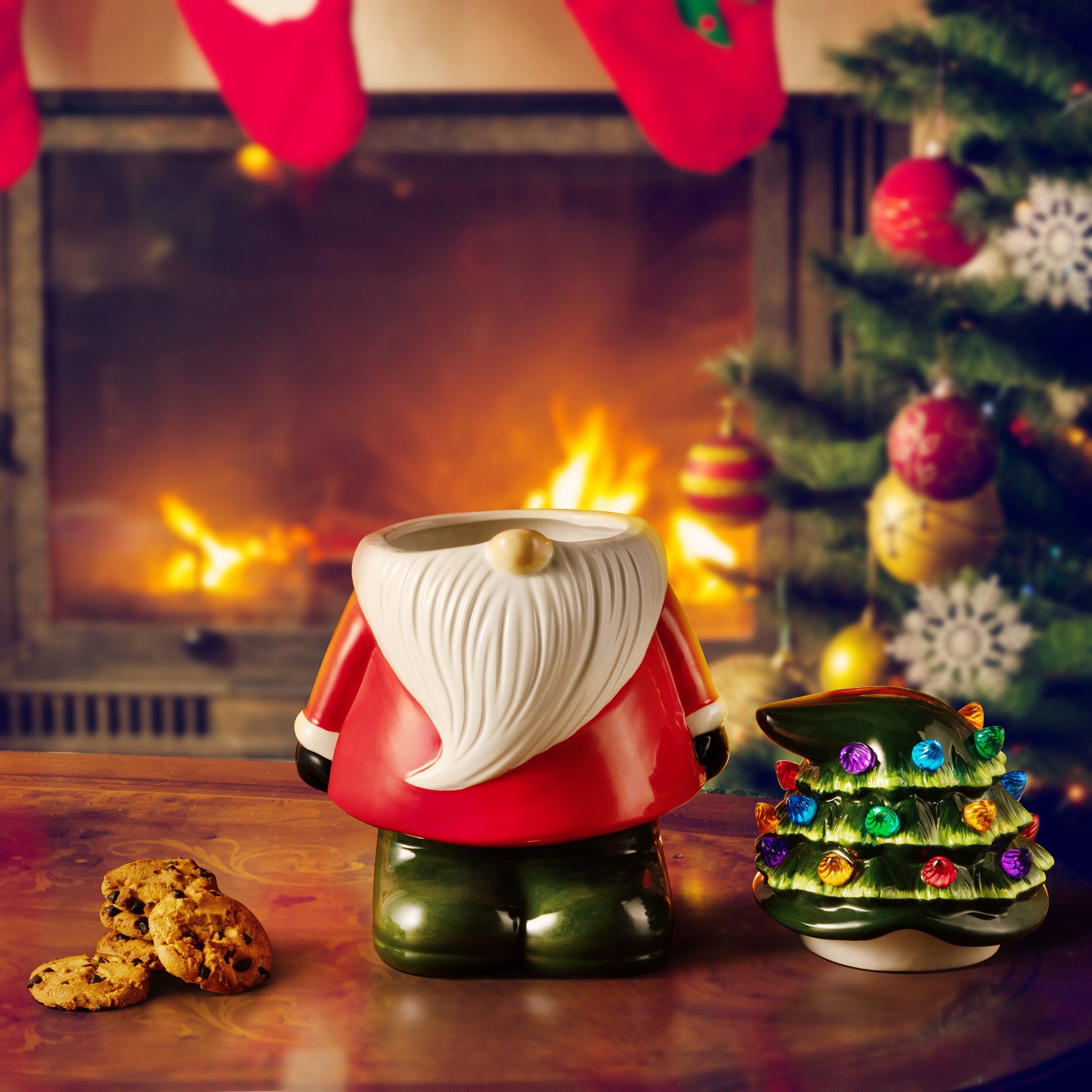 https://mrchristmas.com/cdn/shop/products/gnome-cookie-jar-with-tree-hat-620688.jpg?v=1683662995&width=1946